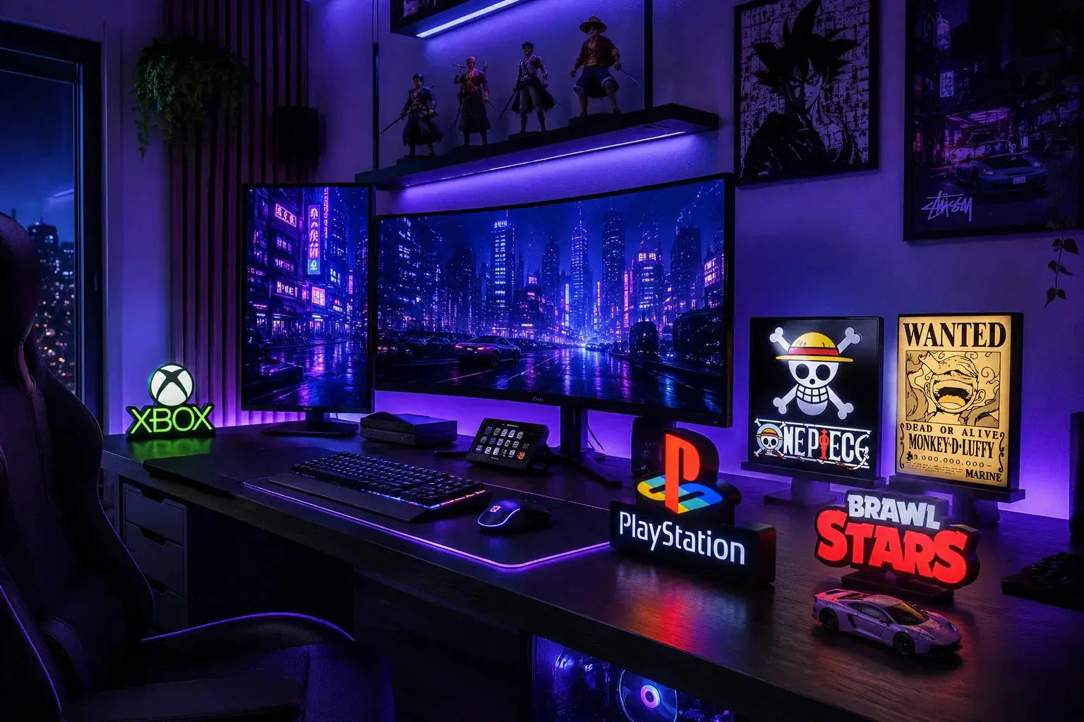 Setup gaming RGB avec décoration geek et lampes LED manga immersives