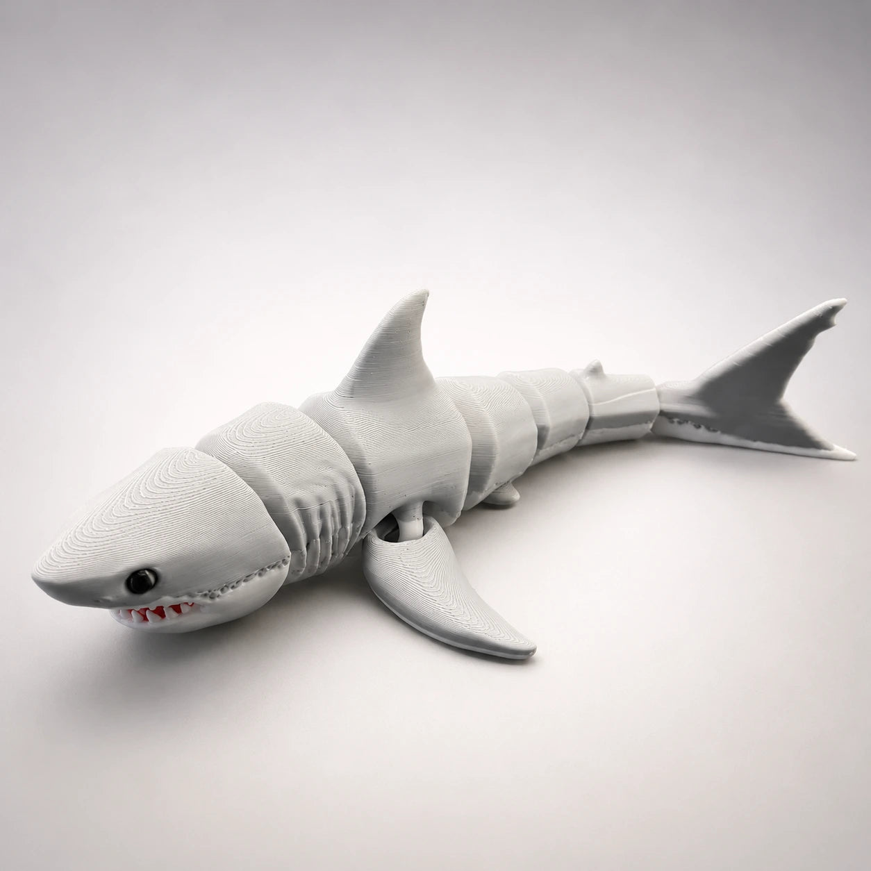 Grand requin articulé imprimé en 3D Mako