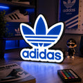 Lampe LED Adidas Collector – Déco sneaker & street icon lumineuse LampeGeek