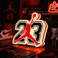 Lampe LED Jordan 23 de LampeGeek avec design de sneaker Jordan 1 en couleur RGB, parfait pour la décoration moderne.