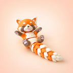 Kumo – Panda roux articulé kawaii - LampeGeek