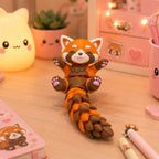 Kumo – Panda roux articulé kawaii - LampeGeek