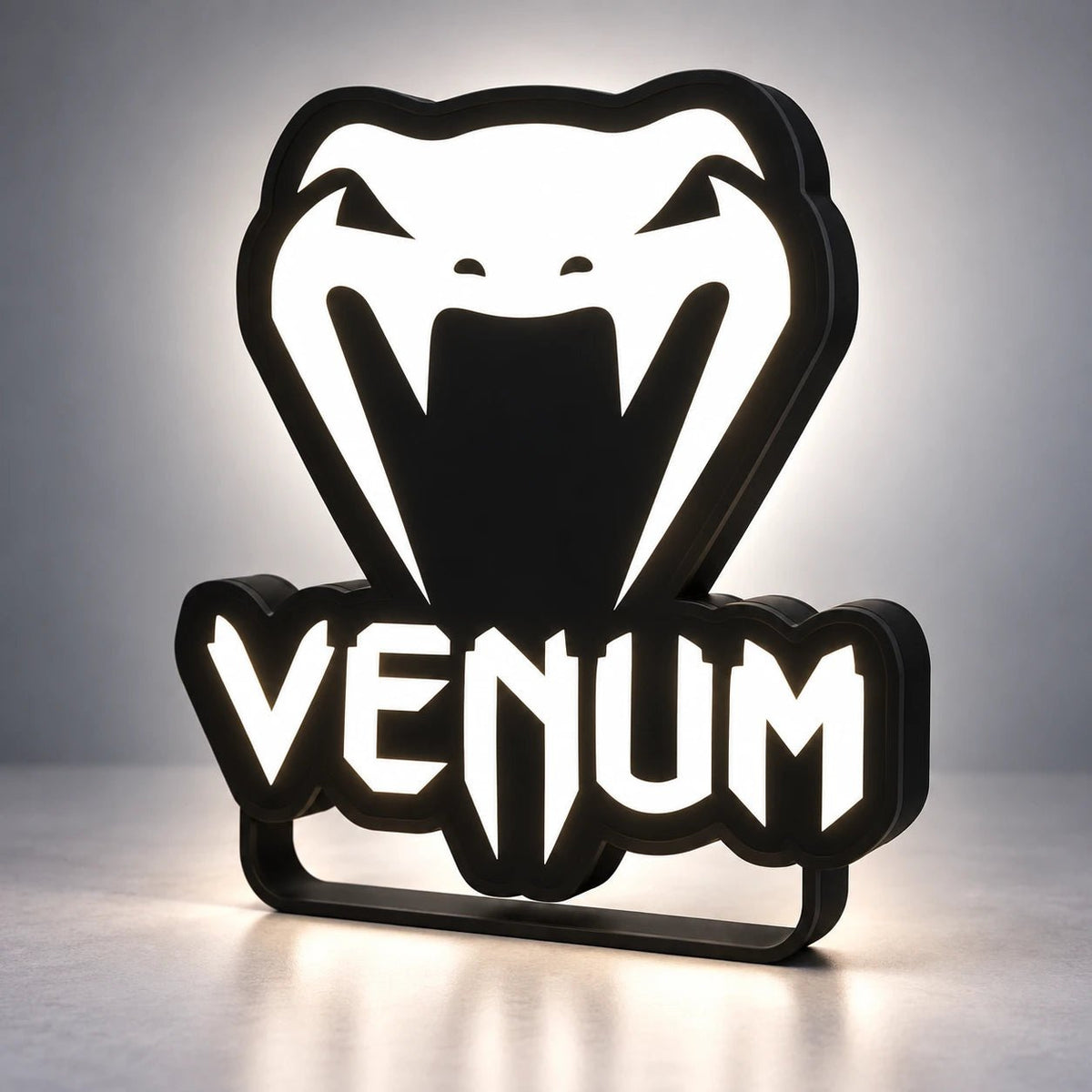Lampe LED Venum RGB – Déco MMA & Sports de Combat - LampeGeek