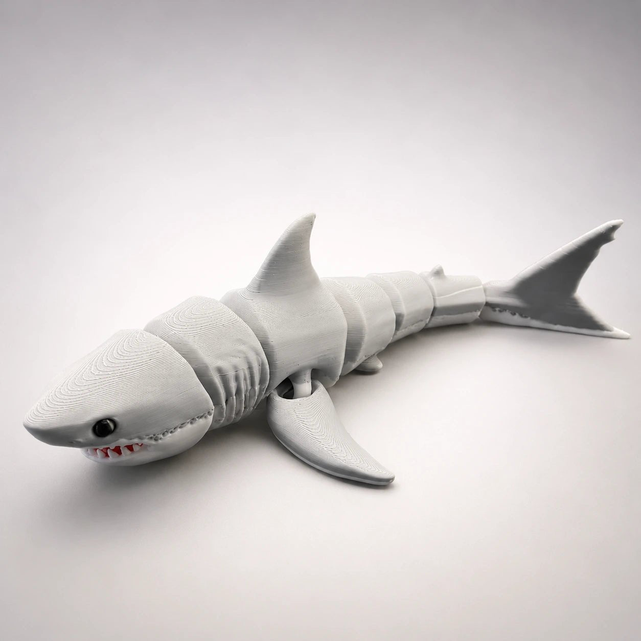 Mako – Grand requin articulé en impression 3D - LampeGeek